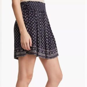 FAHERTY Emery Smocked Waist Mini Skirt Medium A-Line POCKETS! Navy Floral CLEAN!